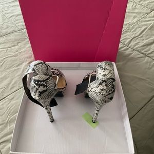 Snake skin high heels